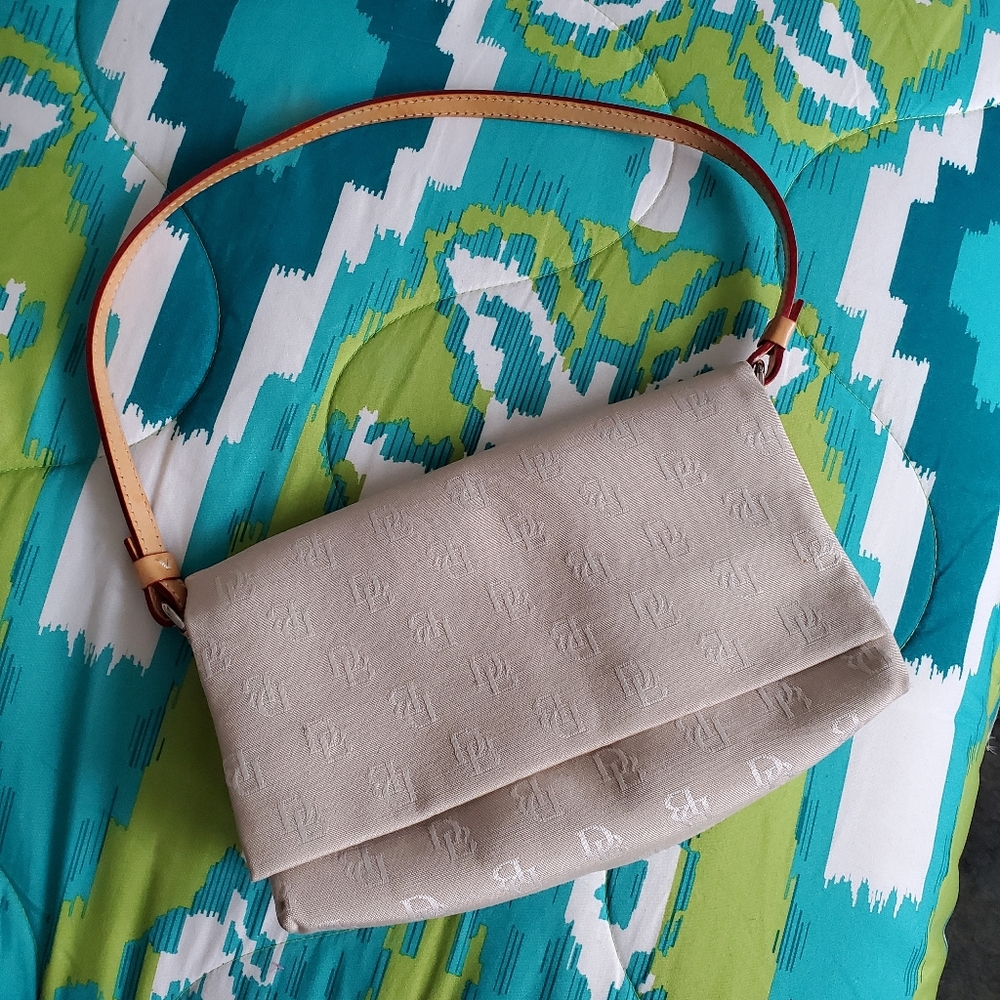 Dooney & bourke